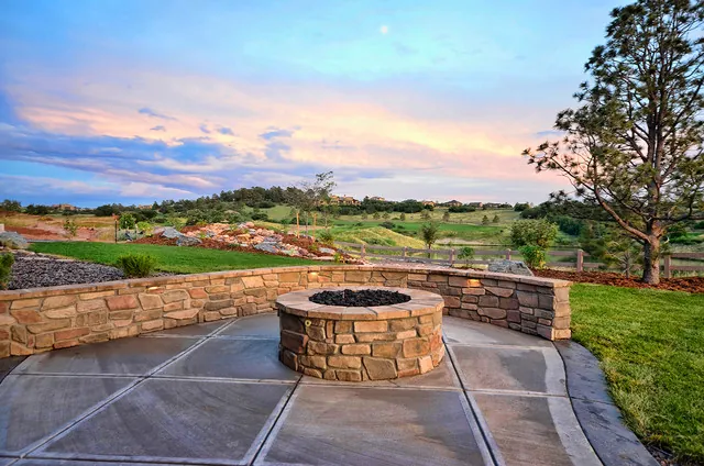 Almafi custom home — Landscape Entry