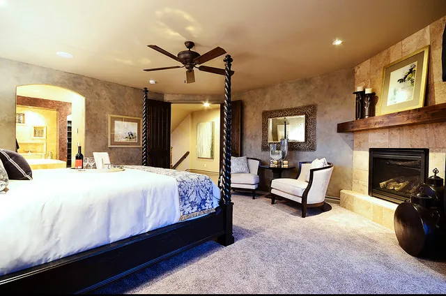 Almafi custom home — Guest Bedroom Suite