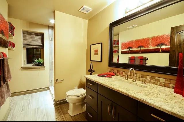 Almafi custom home — Bath Walk In Shower