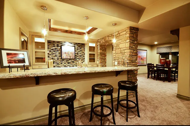 Almafi custom home — Bar Area