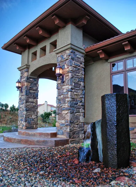 Linger Way custom home — Fountain Side House