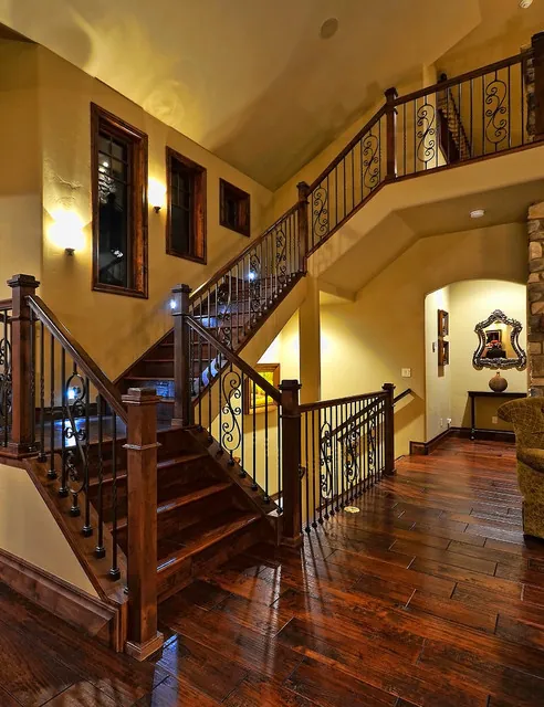 Linger Way custom home — Staircase Run Railing Profile Portrait
