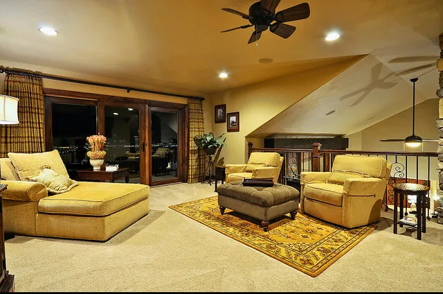 Linger Way custom home — Interior Extra Room Transition