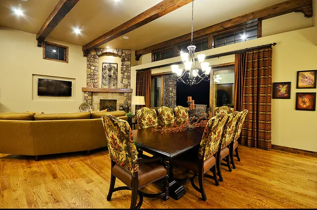 Monitor Rock custom home — Great Room Open Plan