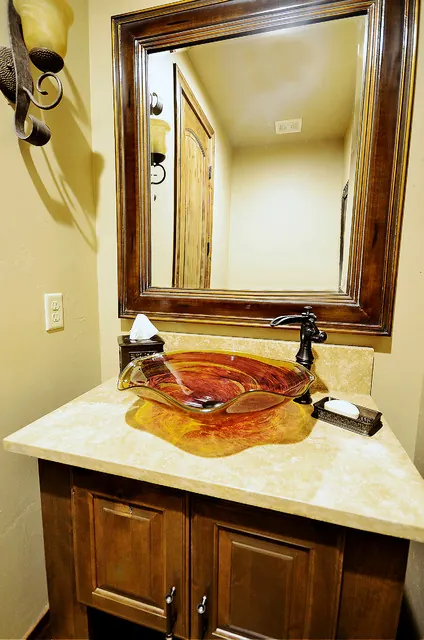 Monitor Rock custom home — Powder Room