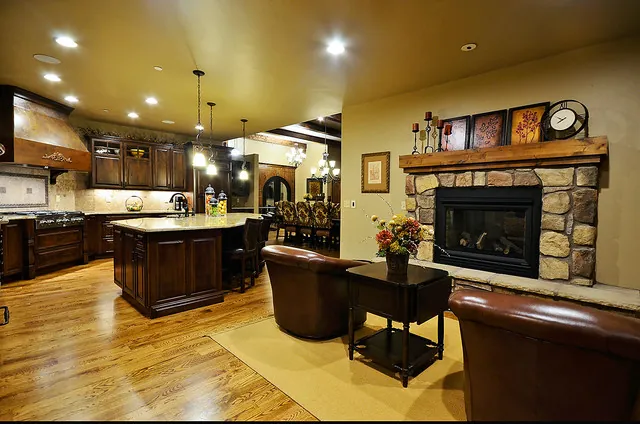 Monitor Rock custom home — Kitchen Transition