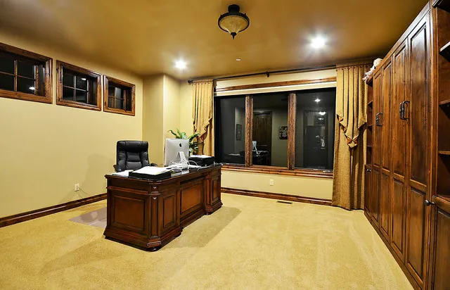 Monitor Rock custom home — Office